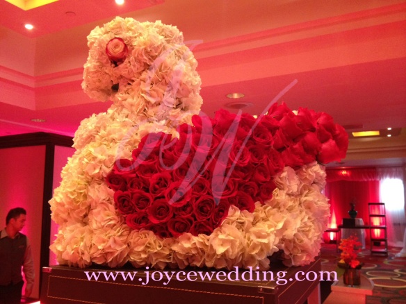 #floral #arrangement #reception #wedding