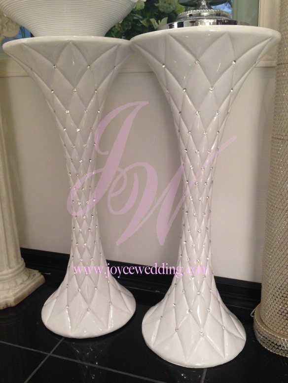 #crystal pillars #wedding #arrangement #ceremony